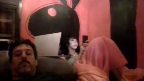 AlexaJohnsontwitter online show from April 30, 7:14 am