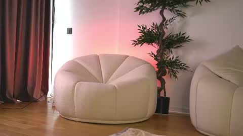 alexxiskye online show from July 2, 6:08 am