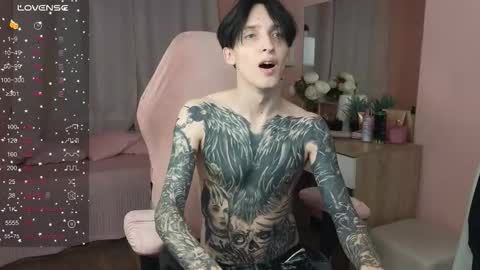 Snapshot of alexxone_ chatting on September 22, 2:41 pm Alex online show from September 22, 2:41 pm