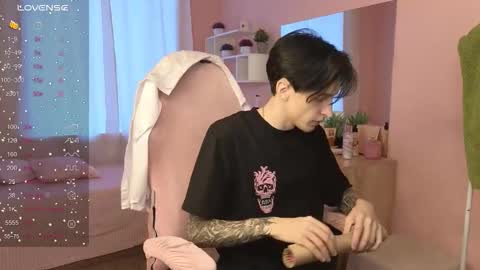 Snapshot of alexxone_ chatting on September 26, 10:19 am Alex online show from September 26, 10:19 am