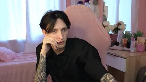 Snapshot of alexxone_ chatting on September 30, 10:09 am Alex online show from September 30, 10:09 am