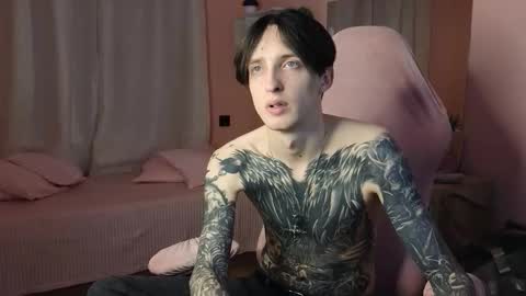 Snapshot of alexxone_ chatting on October 17, 1:35 pm Alex online show from October 17, 1:35 pm