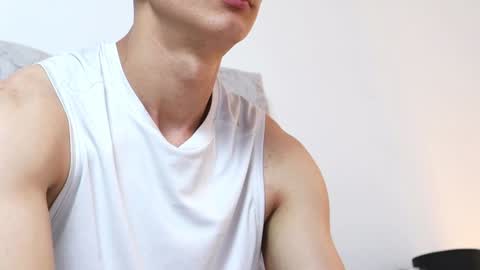 Snapshot of alexxx__01 chatting on December 14, 3:40 am Alex online show from December 14, 3:40 am