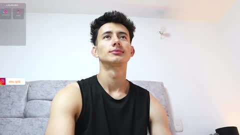 Snapshot of alexxx__01 chatting on December 20, 12:30 am Alex online show from December 20, 12:30 am