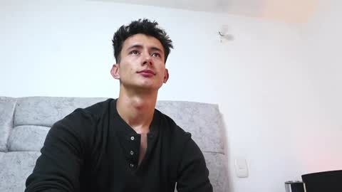 Snapshot of alexxx__01 chatting on January 18, 4:04 am Alex online show from January 18, 4:04 am