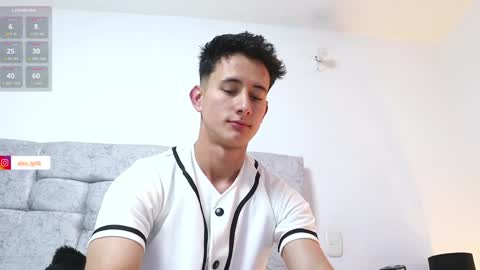 Snapshot of alexxx__01 chatting on February 1, 12:29 am Alex online show from February 1, 12:29 am