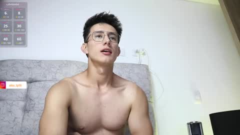 Snapshot of alexxx__01 chatting on October 30, 12:34 am Alex online show from October 30, 12:34 am