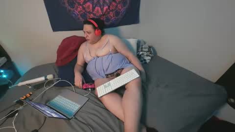 Snapshot of alexxxis2011x3 chatting on February 2, 8:24 am alexxxis2011x3 online show from February 2, 8:24 am