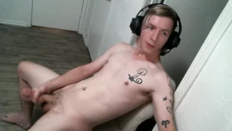 Snapshot of alexxxmic chatting on October 20, 12:49 pm Alexxxmic online show from October 20, 12:49 pm