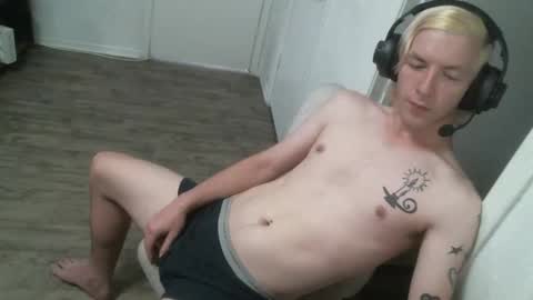 Snapshot of alexxxmic chatting on October 30, 3:57 pm Alexxxmic online show from October 30, 3:57 pm