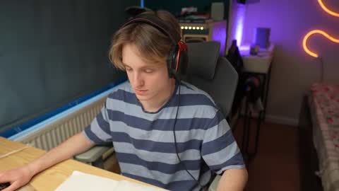 Snapshot of alexycutie chatting on February 2, 11:20 am Alexycutie online show from February 2, 11:20 am