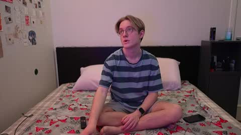 Snapshot of alexycutie chatting on February 14, 1:08 pm Alexycutie online show from February 14, 1:08 pm