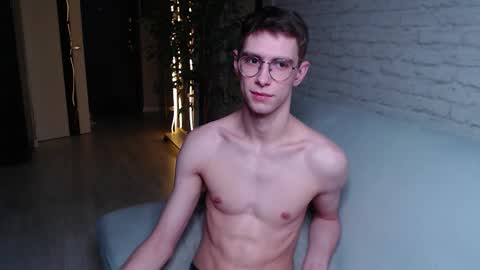 Snapshot of alfie_evanss chatting on November 18, 4:28 am Alfie online show from November 18, 4:28 am