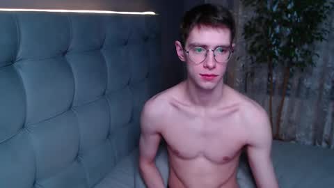 Snapshot of alfie_evanss chatting on December 15, 7:56 am Alfie online show from December 15, 7:56 am