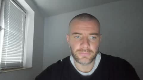 alfiesolomons87 online show from December 1, 12:10 pm