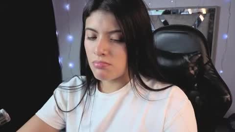 Snapshot of alfresii_rivera chatting on May 24, 11:43 pm Carolina Join The Fan Club online show from May 24, 11:43 pm