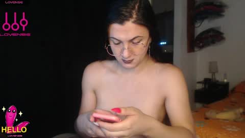 Snapshot of alguien_mas01 chatting on May 14, 2:13 pm cami online show from May 14, 2:13 pm