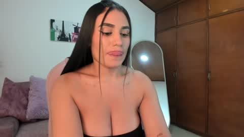 Snapshot of alheli_16 chatting on May 2, 12:32 pm Alheli online show from May 2, 12:32 pm