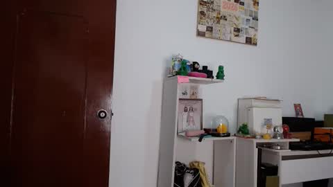 Snapshot of alia054 chatting on May 5, 12:46 pm Alia online show from May 5, 12:46 pm