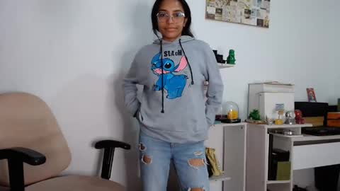 Snapshot of alia054 chatting on May 8, 3:06 pm Alia online show from May 8, 3:06 pm