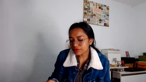 Snapshot of alia054 chatting on May 28, 1:41 pm Alia online show from May 28, 1:41 pm