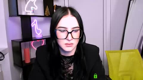 alia skay online show from December 19, 10:33 am