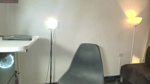 Snapshot of aliana_rouse chatting on May 26, 2:18 am aliana_rouse online show from May 26, 2:18 am