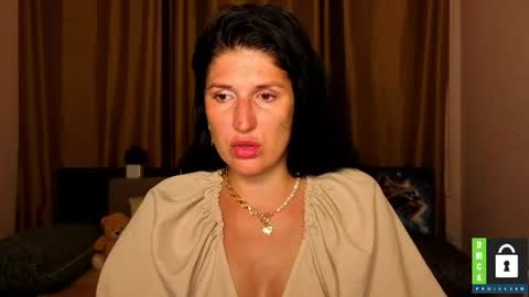 Snapshot of alianna_solo_kiss chatting on June 24, 11:31 am Alianna online show from June 24, 11:31 am