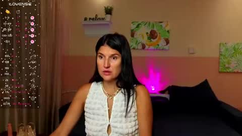 Snapshot of alianna_solo_kiss chatting on July 27, 11:28 am Alianna online show from July 27, 11:28 am