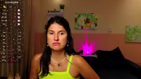 Snapshot of alianna_solo_kiss chatting on July 28, 5:25 am Alianna online show from July 28, 5:25 am