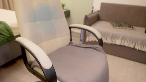 Ali online show from March 6, 1:37 am