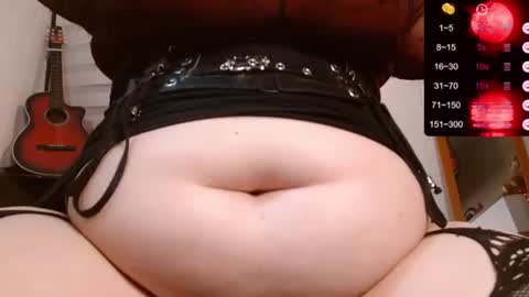 Snapshot of alicce_moon_ chatting on June 11, 2:53 am online show from June 11, 2:53 am