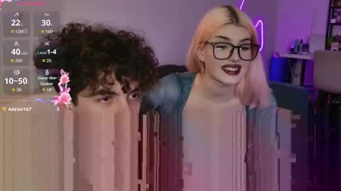 Snapshot of alice118james chatting on September 23, 5:49 pm alice and james online show from September 23, 5:49 pm