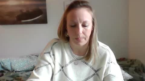 Snapshot of alice8363 chatting on December 13, 10:30 am Alice online show from December 13, 10:30 am