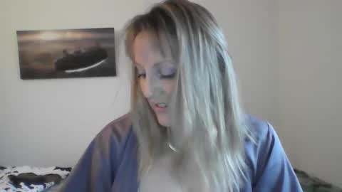 Snapshot of alice8363 chatting on January 2, 8:39 am Alice online show from January 2, 8:39 am