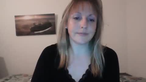 Snapshot of alice8363 chatting on January 8, 4:33 pm Alice online show from January 8, 4:33 pm