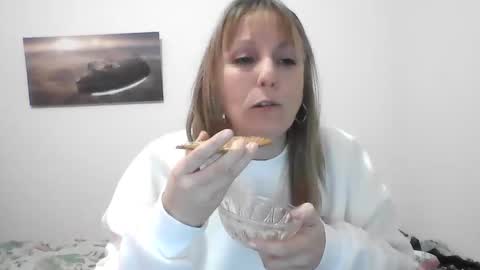 Snapshot of alice8363 chatting on January 26, 5:13 pm Alice online show from January 26, 5:13 pm