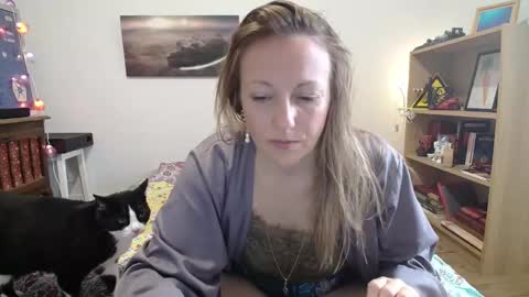 Snapshot of alice8363 chatting on October 23, 7:51 am Alice online show from October 23, 7:51 am