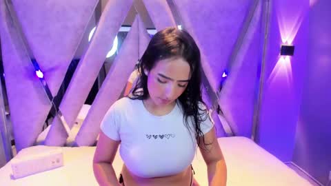 alice_26__ online show from May 2, 8:14 pm