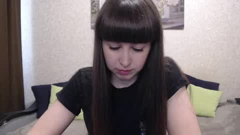Snapshot of alice_59 chatting on June 4, 12:00 pm alice_59 online show from June 4, 12:00 pm
