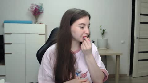 Alice online show from November 3, 5:47 pm