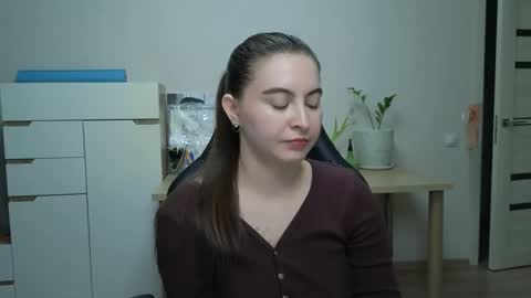 Alice online show from March 14, 3:39 pm