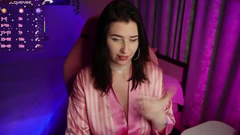 Snapshot of alice___miss chatting on June 1, 7:04 pm Alice Miss online show from June 1, 7:04 pm