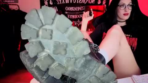 Snapshot of alice___mistress chatting on June 18, 9:08 pm Miss Alice online show from June 18, 9:08 pm