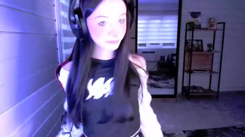 Snapshot of alice__aris chatting on February 26, 3:08 pm Alice Aris online show from February 26, 3:08 pm