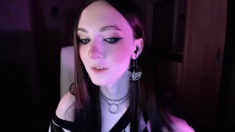 Snapshot of alice__aris chatting on September 13, 7:24 pm Alice Aris online show from September 13, 7:24 pm