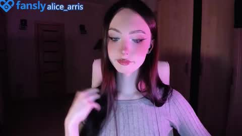 Snapshot of alice__aris chatting on October 14, 5:47 pm Alice Aris online show from October 14, 5:47 pm