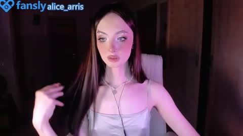 Snapshot of alice__aris chatting on October 25, 2:13 pm Alice Aris online show from October 25, 2:13 pm
