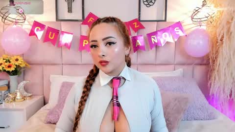 Snapshot of alice__collen_ chatting on May 15, 8:49 pm Alice Collen online show from May 15, 8:49 pm