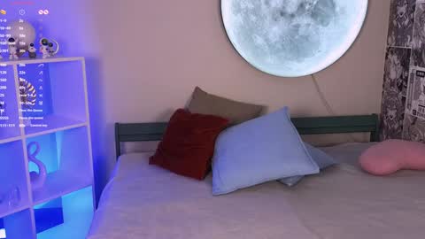 Snapshot of alice__grace_ chatting on December 8, 1:25 pm your Alice online show from December 8, 1:25 pm